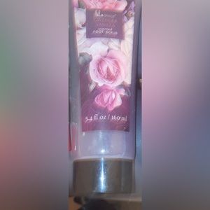 🆕 Lila & Grace foot scrub Lavender & Vanilla